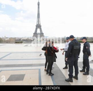 CORONAVIRUS: EIFFELTURM GESCHLOSSEN, PARIS Stockfoto