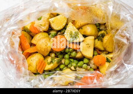 Vegetarische Platte in der gebackenen Tasche. Draufsicht Stockfoto