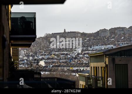 Blick vom Fenchurch Walk über die London Road und Elm Grove Bereiche mit dem Brighton General Hospital im Hintergrund Brighton UK Photogr Stockfoto