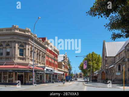 Market Street mit Blick auf den Bahnhof im historischen Viertel Fremantle, Western Australia, Australien Stockfoto