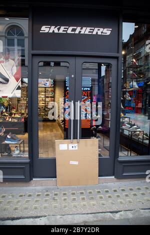 März 2020, London: Ikonische Touristenattraktionen und Verkehrssysteme in London sind leer, da Corona Virus die Menschen von den Straßen treibt Stockfoto