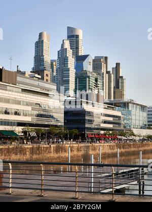 Puerto Madero Dockland Reentwicklung Buenos Aires, Argentinien. Stockfoto