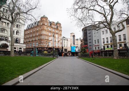 März 2020, London: Ikonische Touristenattraktionen und Verkehrssysteme in London sind leer, da Corona Virus die Menschen von den Straßen treibt Stockfoto