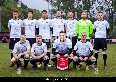 Llanelli Town gegen Bridgend St bei Briton Ferry im walisischen Liga-Cup-Finale am 12. Mai 2017. Lewis Mitchell/YCPD. Stockfoto