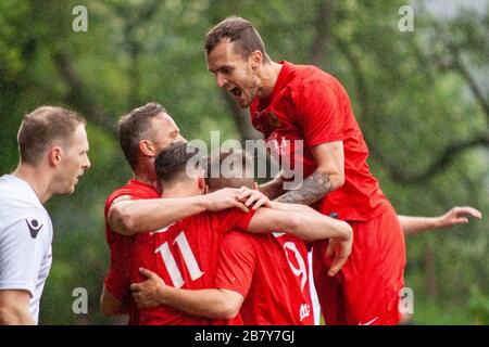 Llanelli Town gegen Bridgend St bei Briton Ferry im walisischen Liga-Cup-Finale am 12. Mai 2017. Lewis Mitchell/YCPD. Stockfoto