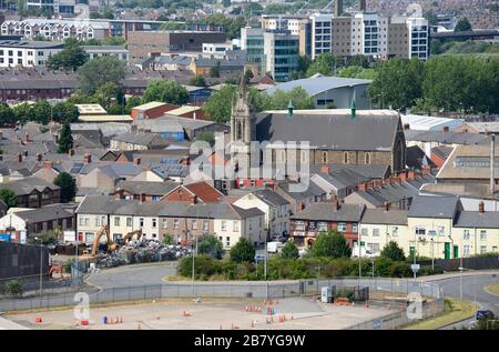 Blick auf die Stadt Newport, Wales, Großbritannien, von der Spitze der berühmten Transporter Bridge. Stockfoto