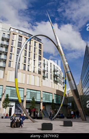 Alliance Sculpture von Metais & St. David's Shopping Mall, Cardiff City, Wales, Großbritannien, Großbritannien, Europa Stockfoto