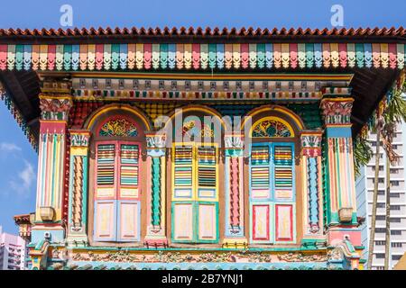 Farbenfrohe, bemalte Architektur im kleinen Indien, Singapur Stockfoto