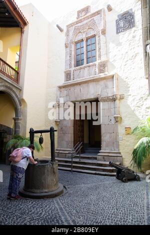 Casa de Colón, prunkvolles ehemaliges Gouverneurshaus, das von Kolumbus besucht wurde, beherbergt ein Museum auf seinen Reisen und seinem Schiffsleben in Las Palmas, Gran Canaria Stockfoto