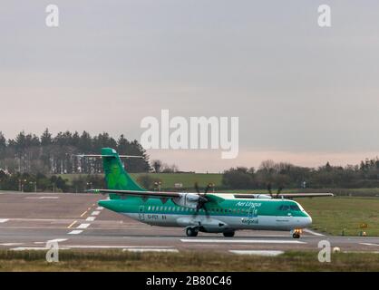 Flughafen Cork, Cork, Irland. März 2020. Connect Airways, die Holding hinter Stobart Air, die den Regionaldienst Aer Lingus betreibt, ist in Großbritannien in die Verwaltung gefallen, der Schritt ist mit dem kürzlichen Zusammenbruch von Flybe verbunden, die ebenfalls Teil von Connect Airways waren. Bild zeigt Aer Lingus Regional Vorbereitung für den Start nach Birmingham am Flughafen Cork, Cork, Irland. - Credit; David Creedon / Alamy Live News Stockfoto