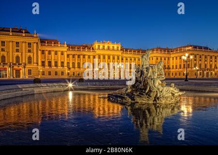 Schloss Schönbrunn im Winter Stockfoto