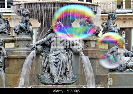 Montag, 16. März 2020: Nantes Frankreich. Der Brunnen auf dem Place Royal in Nantes - Frankreich, Loire-Atlantique Stockfoto