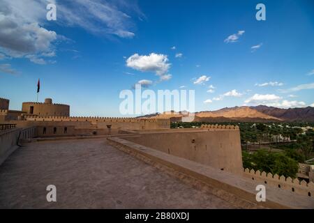 In al Rustaq Fort in der Nähe der Al Hajir Berge zwischen Nizwa und Mascat in Oman Stockfoto