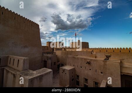 In al Rustaq Fort in der Nähe der Al Hajir Berge zwischen Nizwa und Mascat in Oman Stockfoto