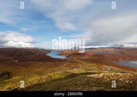 Blick auf die Sutherland-Berge von Elphin, Highland Scotland Stockfoto