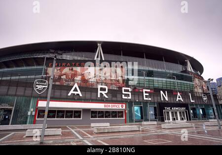 Allgemeiner Blick außerhalb des Emirates-Stadions, Heimstadion von Arsenal. Die Premier League Clubs treffen sich am Donnerstagmorgen per Telefonkonferenz, um über die Vorrichtungen und Finanzen inmitten der Coronavirus Pandemie zu diskutieren. Die Top-Flight-Aktion wird frühestens am 4. April ausgesetzt, und Maßnahmen rund um die soziale Distanzierung bedeuten, dass keine Vereine persönlich für die Sitzung anwesend sein werden. Stockfoto