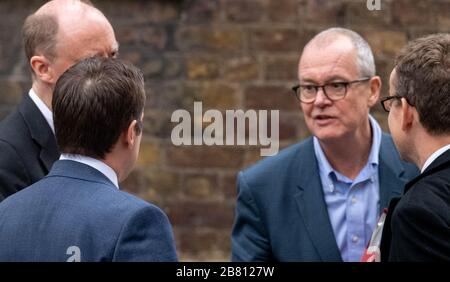 London, Großbritannien. März 2020. Sir Patrick Vallance, Chief Scientific Advisor (Right Brille) in Downing Street, London Credit: Ian Davidson/Alamy Live News Stockfoto