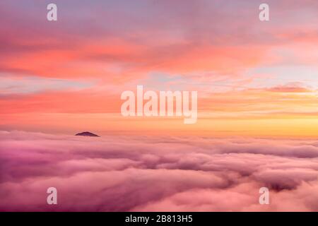 Alta Via dei Monti Liguri - Sonnenuntergang von der Alta Via dei Monti Liguri. Stockfoto