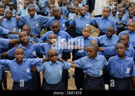 RUANDA, Musanze, Ruhengeri, Dorf Janja, integrierte Schule für behinderte und nicht behinderte Kinder / RUANDA, Schule mit Beherbergskleider und nicht behinderten Kindern Stockfoto