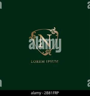 Designvorlage für Buchstabe N für alphabetisches Logo. Versicherungslogo-Konzept isoliert auf dunkelgrünem Hintergrund. Luxuriöses goldenes dekoratives Schild mit Blumenmuster Stock Vektor