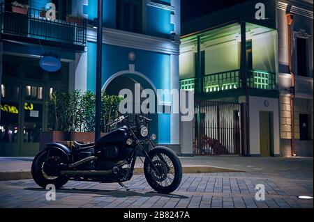 Tiflis, Georgia 19. Juli 2019 Custom baute Yamaha Dragstar Motorycle Stockfoto