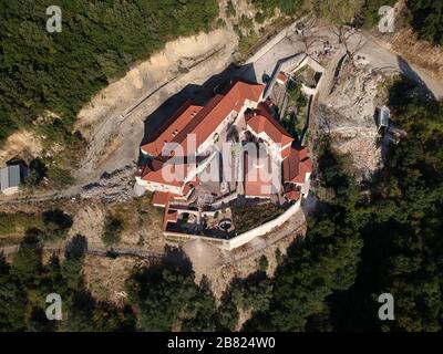 Igoumenitsa Luftbild Kloster von giromeri Dorf in der filiaten Stadt thesprotia Epirus, traditionelles griechisches Dorf Stockfoto