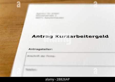 Kurzarbeit Antragsformular auf Deutsch: Antrag auf Kurzarbeit. Stockfoto