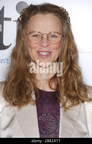 Produzent Lindsay Doran bei der Premiere von "Stranger Than Fiction" in Los Angeles im Mann Village Theatre in Westwood, CA. Die Veranstaltung fand am Montag, den 30. Oktober 2006 statt. Foto von: SBM / PictureLux - Dateireferenz # 33984-8700SBMPLX Stockfoto