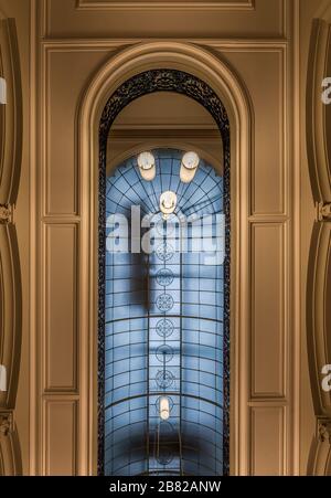 Verzierte Decke des Museums der Belgischen Nationalbank über die Geschichte der Währung Stockfoto