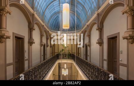 Dekoriertes Interieur des Belgischen Museums der Nationalbank über die Geschichte der Währung Stockfoto