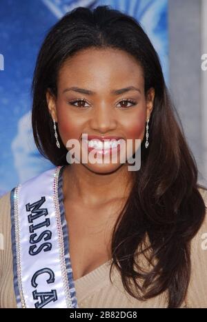 Miss California USA, Meagan Tandy bei der Weltpremiere von "The Santa Clause 3: The Escape Clause" im El Capitan Theatre in Hollywood, Kalifornien. Die Veranstaltung fand am Sonntag, 29. Oktober 2006 statt. Foto von: SBM / PictureLux - Aktenzeichen # 33984-9262SBMPLX Stockfoto