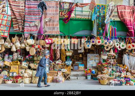 Warenkorb auf einem Markt. Stockfoto