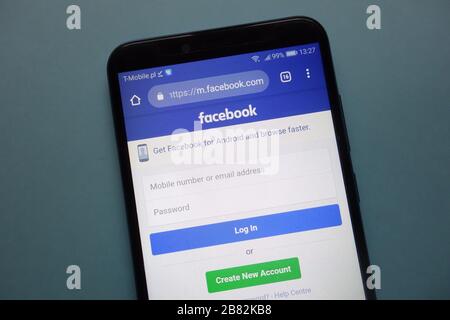 Facebook-Website auf Smartphone Stockfoto