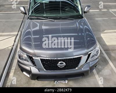 Luftansicht des vorderen Teils des Nissan Armada Sports Utility Vehicle (SUV), San Ramon, Kalifornien, 5. März 2020. () Stockfoto