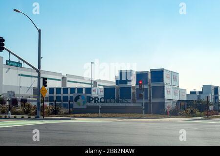 PROLOGUEis Logistikunternehmen Versanddepot am Hafen von Oakland, Oakland, Kalifornien, mit mehreren SCHOTEN Transportbehälter, sichtbar am 12. März 2020. () Stockfoto