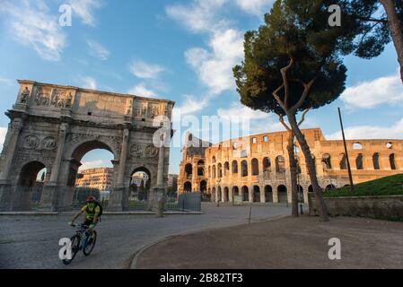 ROM seit Corona Virus. Kolosseo. © Andrea Sabbadini Stockfoto