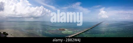 Luftbild, Seven Mile Bridge in der Nähe Von Little Money Key, Florida Keys, Florida, USA Stockfoto