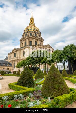 Park vor der Invalidenkathedrale, Grab von Napoleon I., Hotel des Invalides, Paris, Ile-de-France, Frankreich Stockfoto