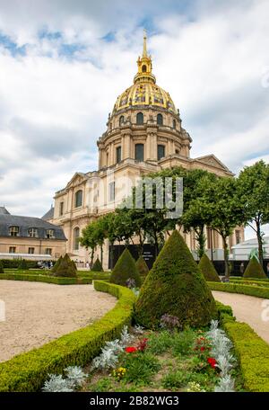 Park vor der Invalidenkathedrale, Grab von Napoleon I., Hotel des Invalides, Paris, Ile-de-France, Frankreich Stockfoto