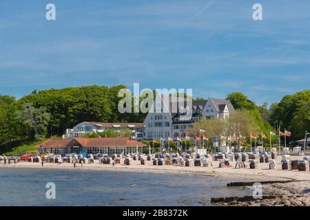 Strand mit Strandhütten, Gluecksburg, Flensburger Förde, Ostsee, Schleswig-Holstein, Norddeutschland, Stockfoto