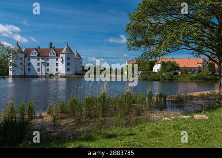 Schloss Glückburg, Glücksburg, Renaissancebau aus dem 16. Jahrhundert, Sitz des ehemaligen Dukedom Glücksburg-Sonderburg, Schleswig-Holstein, Deutschland, Stockfoto