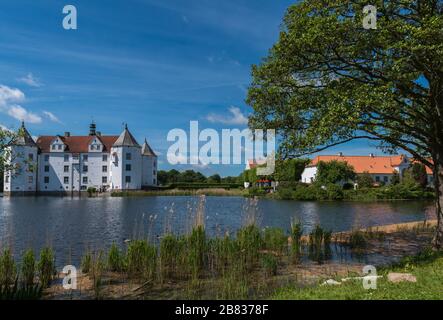 Schloss Glückburg, Glücksburg, Renaissancebau aus dem 16. Jahrhundert, Sitz des ehemaligen Dukedom Glücksburg-Sonderburg, Schleswig-Holstein, Deutschland, Stockfoto