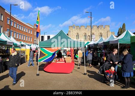 Saturday Market in High Street, Southampton, Hampshire County, England, Großbritannien Stockfoto
