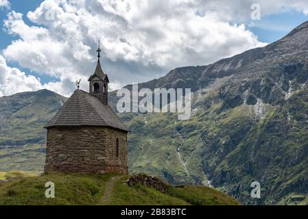 Kleine Kapelle in den Großglockner Bergen im Nationalpark Oberer Tauern, Österreich/Europa Stockfoto