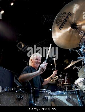 Schlagzeuger Don Brewer tritt mit Bob Seger und der Silver bullet Band in Sunrise, Florida auf. Stockfoto