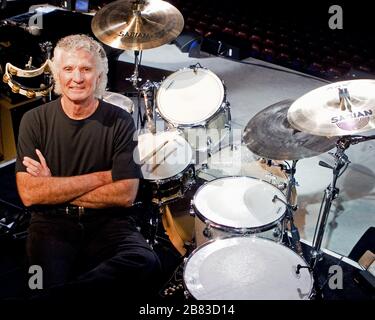 Schlagzeuger Don Brewer tritt mit Bob Seger und der Silver bullet Band in Sunrise, Florida auf. Stockfoto