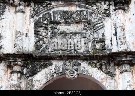 Architektonisches Detail des erhaltenen Tores EINES Famosa-Forts in Melaka Stockfoto