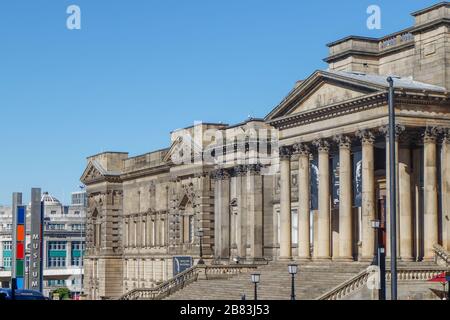 Das World Museum and Central Library im Kulturviertel in der Nähe der Station Liverpool Lime Street in Liverpool Stockfoto