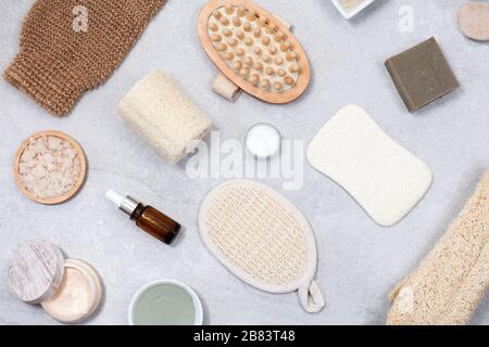 Set umweltfreundlicher Schwämme für Körperpflege und natürliche Kosmetik Stockfoto