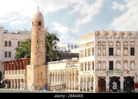 Ein Blick auf Souq Waqif, einen alten traditionellen Basar und berühmt für Unterhaltung, Kunst, Restaurant und Geschäfte für Souvenirs - Doha, Katar Stockfoto